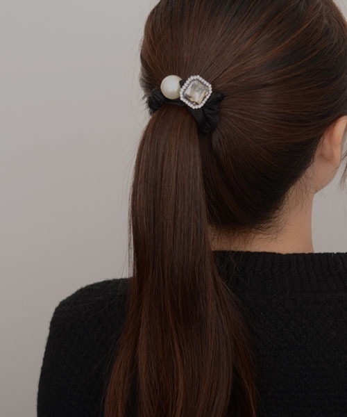 TONE SELECT GOODS（トーンセレクトグッズ）の「【resonance】キラキラ ビジュー 大粒パール シュシュ【オケージョン】（シュシュ・レディース・その他2/その他1・FREE）」の3枚目の写真