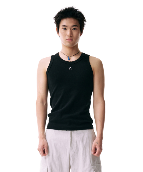 AAKAM(アーカム)の「Distressed Logo Sleeveless (Black)(Tシャツ/カットソー・レディース・その他・1/2)」の2枚目の写真