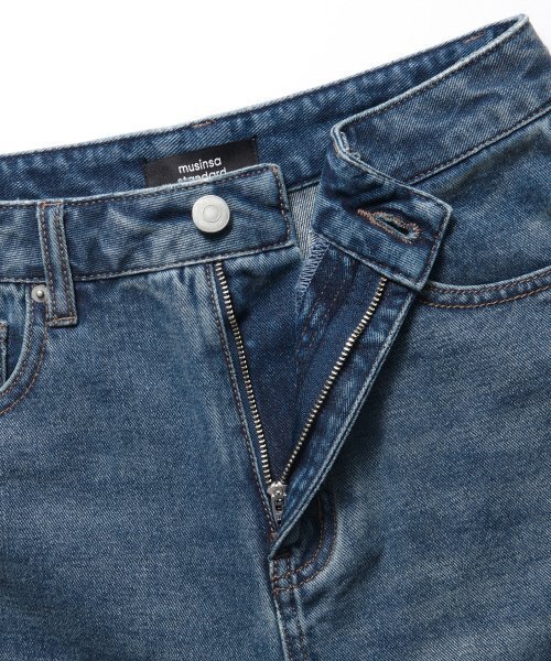 MUSINSA STANDARD WOMAN（ムシンサスタンダードウーマン）の「レディースママフィットデニムパンツ【ミディアムインディゴ】（デニムパンツ・レディース・その他・24/25/26）」の4枚目の写真