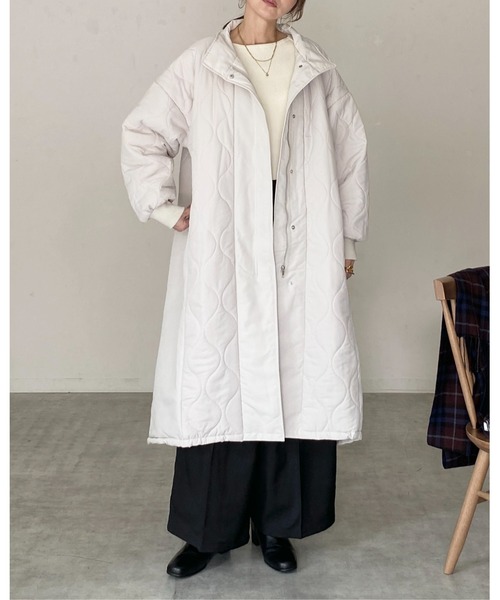 She's Closet(シーズクローゼット)の「中綿ロング丈Aラインスタンドカラー切替キルティングコート(ダウンジャケット/コート・レディース・アイボリー/カーキ/ブラック・FREE)」の6枚目の写真