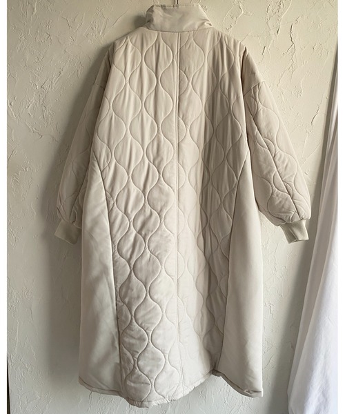 She's Closet(シーズクローゼット)の「中綿ロング丈Aラインスタンドカラー切替キルティングコート(ダウンジャケット/コート・レディース・アイボリー/カーキ/ブラック・FREE)」の16枚目の写真