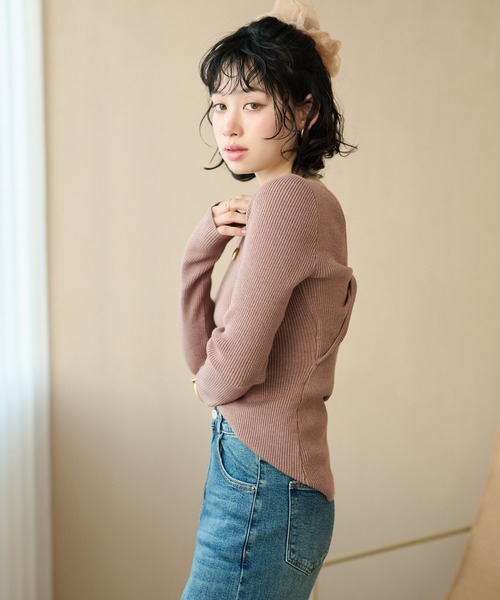 LAULEN(ローレン)の「back twist rib knit tops /バックツイストリブニットトップス(ニット/セーター・レディース・ピンク/ブラック・FREE)」の6枚目の写真