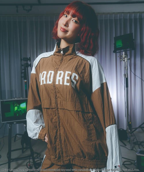 BACK TO THE FIELD（バック トゥー ザ フィールド）の「【MLB】ナイロントラックセットアップ（パーカー・レディース・ブラック/ブラウン/レッド・FREE）」の6枚目の写真