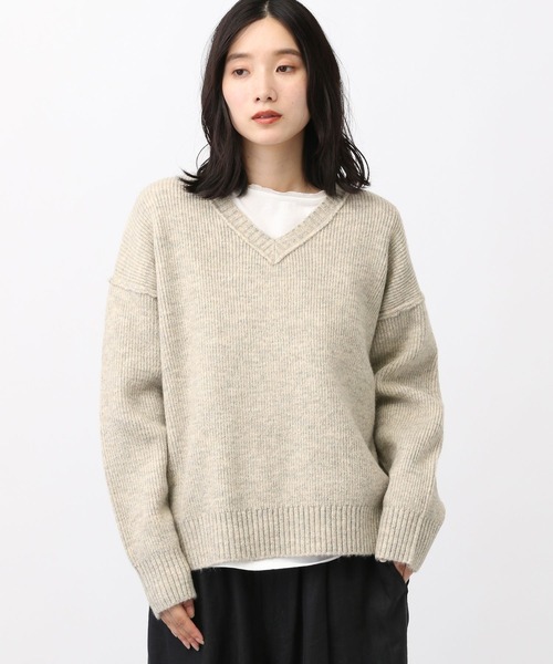 studio CLIP(スタディオクリップ)の「《natural by clip/マシンウォッシャブル》7ゲージウール混畦Vネックプルオーバー(ニット/セーター・レディース・チャコール/イエロー/アイボリー/ブラウン・FREE)」の4枚目の写真