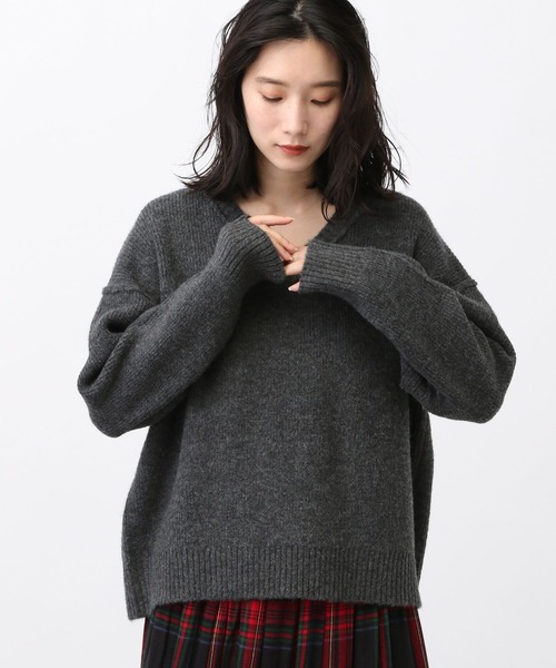 studio CLIP(スタディオクリップ)の「《natural by clip/マシンウォッシャブル》7ゲージウール混畦Vネックプルオーバー(ニット/セーター・レディース・チャコール/イエロー/アイボリー/ブラウン・FREE)」の5枚目の写真