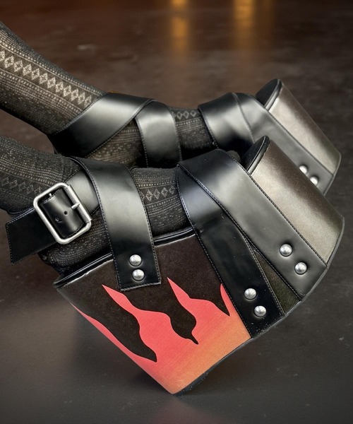 デザインソール 厚底サンダル Charla Tedrick│Jeffrey Campbell