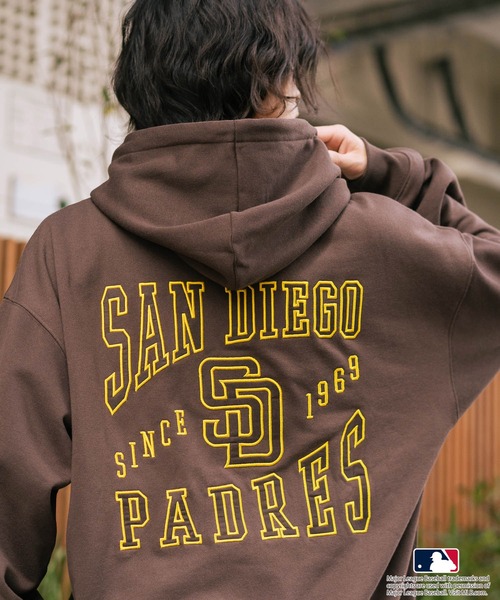 MLB（メジャーリーグベースボール）の「【MLB/メジャーリーグベースボール】裏起毛 バックロゴ フーディー プルオーバーパーカー（パーカー・メンズ・ブラウン/杢グレー/ネイビー・LARGE/MEDIUM/X-LARGE）」の2枚目の写真