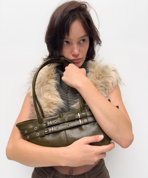 YEOMIMの「mini belted boat bag (crack khaki)（ショルダーバッグ・レディース・その他・FREE）」の3枚目の写真