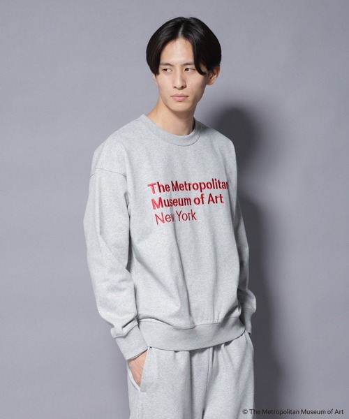 NANO universe（ナノユニバース）の「「The Met」 リーガルネーム刺繍 スウェット（スウェット・メンズ・グレー/ホワイト・L/M）」の2枚目の写真