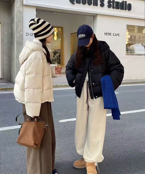 nonomi(ノノミ)の「オーバーサイズフードショートダウンジャケット(ダウンジャケット/コート・レディース・グレー/ライトベージュ/ブラック/イエロー・FREE)」の10枚目の写真