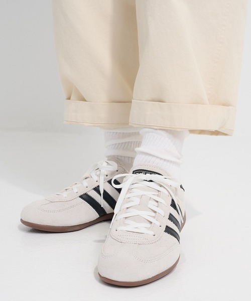 adidas(アディダス)の「【adidas】HANDBALL SPEZIAL LO PRO W(スニーカー・レディース・ブラック/レッド/ホワイト/ベージュ・24.5cm/24cm/23.5cm/23cm/25cm)」の21枚目の写真