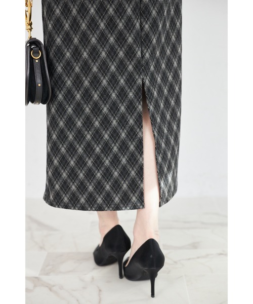 tocco closet（トッコ　クローゼット）の「【ZOZO限定】起毛チェック柄ベーシックタイトスカート（スカート・レディース・ブラック/ブラウン・M）」の9枚目の写真