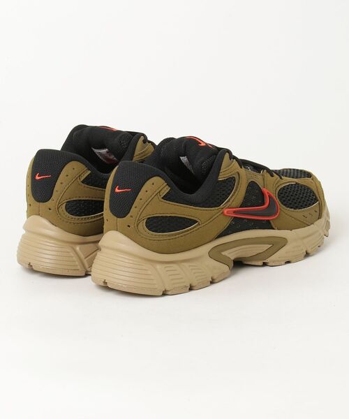 NIKE（ナイキ）の「NIKE/ナイキ V5 RNR（スニーカー・メンズ・ベージュ・26cm/26.5cm/27cm/27.5cm/28cm/25.5cm）」の2枚目の写真