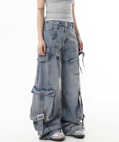 Ressaca（レサーカ）の「ダメージ加工ワイドカーゴデニムパンツ（デニムパンツ・レディース・ブラック/ブルー・XL/M/L）」の10枚目の写真