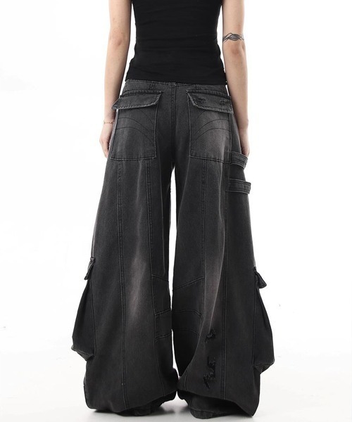 Ressaca（レサーカ）の「ダメージ加工ワイドカーゴデニムパンツ（デニムパンツ・レディース・ブラック/ブルー・XL/M/L）」の8枚目の写真