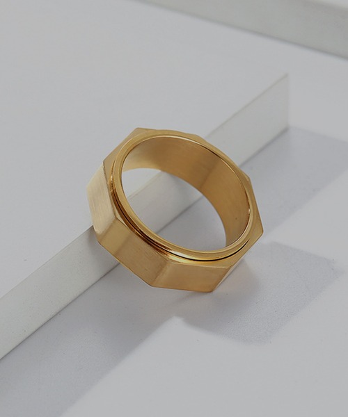 SBG(エスビー)の「SBG オクタゴンリング(リング・メンズ・シルバー/ブラック/ゴールド・16号/18号/21号)」の3枚目の写真