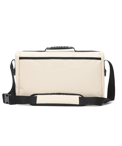 ART MUSHR（アートマッシュール）の「two wave messenger bag (ivory)（メッセンジャーバッグ・レディース・その他・FREE）」の4枚目の写真