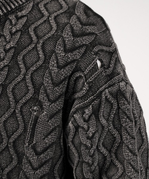 LUXSTYLE(ラグスタイル)の「ストーンウォッシュダメージ加工ケーブルニット(ニット/セーター・メンズ・ブラック/ブルー・L/M)」の10枚目の写真