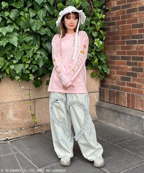 Candy Stripper(キャンディストリッパー)の「【COROCOROKURIRIN】FAMILY L/S TEE(Tシャツ/カットソー・レディース・ブラック/オフホワイト/ピンク・FREE)」の3枚目の写真