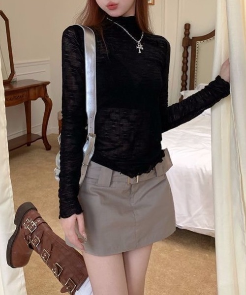 LADY LIKE(レディライク)の「プチハイネック小花柄シアートップス(Tシャツ/カットソー・レディース・ホワイト/アイボリー/ブラック・M)」の1枚目の写真