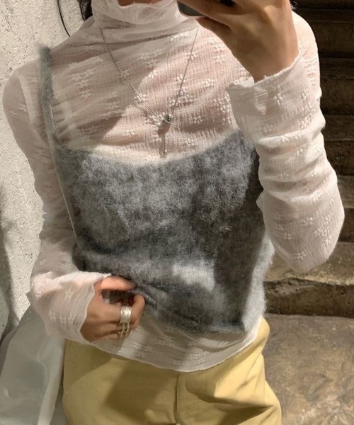 LADY LIKE(レディライク)の「プチハイネック小花柄シアートップス(Tシャツ/カットソー・レディース・ホワイト/アイボリー/ブラック・M)」の4枚目の写真