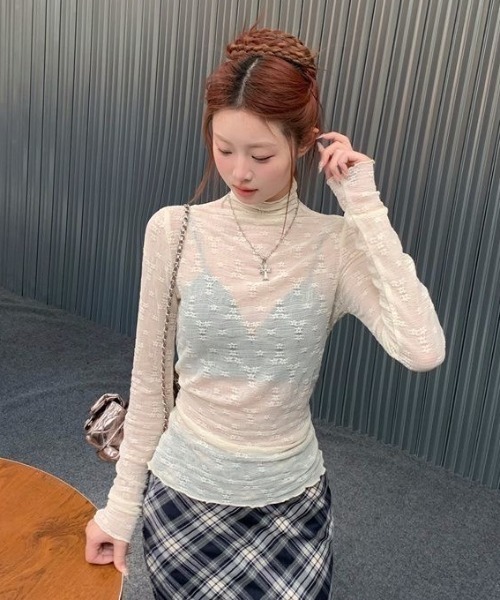 LADY LIKE(レディライク)の「プチハイネック小花柄シアートップス(Tシャツ/カットソー・レディース・ホワイト/アイボリー/ブラック・M)」の13枚目の写真