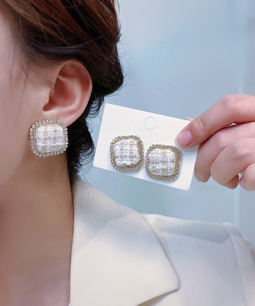 shoppinggo(ショッピングゴー)の「ピアス レディース 四角 キラキラ かわいい イヤリング 二次会 結婚式(ピアス(両耳用)・レディース・ブラック/ベージュ・FREE)」の2枚目の写真