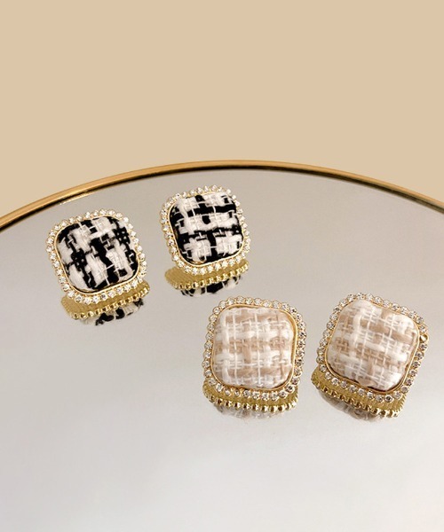 shoppinggo(ショッピングゴー)の「ピアス レディース 四角 キラキラ かわいい イヤリング 二次会 結婚式(ピアス(両耳用)・レディース・ブラック/ベージュ・FREE)」の7枚目の写真