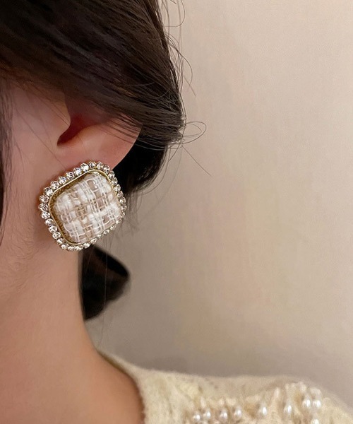shoppinggo(ショッピングゴー)の「ピアス レディース 四角 キラキラ かわいい イヤリング 二次会 結婚式(ピアス(両耳用)・レディース・ブラック/ベージュ・FREE)」の9枚目の写真
