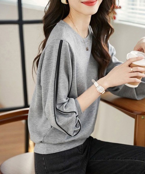 Flugge(フラッジー)の「袖パイピングカットソー(Tシャツ/カットソー・レディース・グレー・LARGE/MEDIUM)」の2枚目の写真