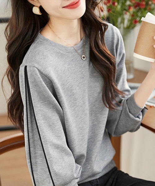 Flugge(フラッジー)の「袖パイピングカットソー(Tシャツ/カットソー・レディース・グレー・LARGE/MEDIUM)」の4枚目の写真