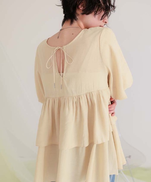 titivate(ティティベイト)の「マルチwayティアードフリルチュニックトップス(Tシャツ/カットソー・レディース・ベージュ/オレンジ/オフホワイト/ブラック・M/L/S)」の4枚目の写真
