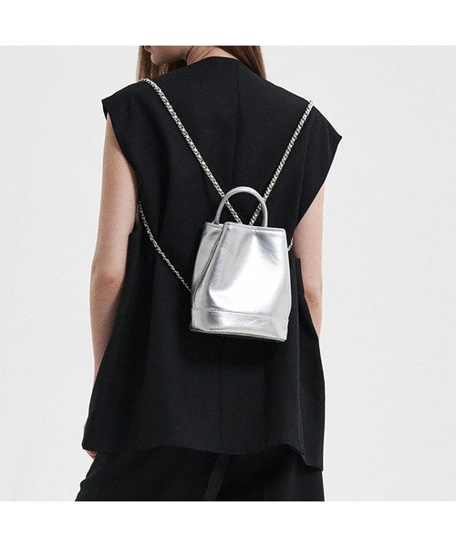 I BAG YOUR PARDON(アイバック ユア パードン)の「clover BAGpack (4 colors)(バックパック/リュック・レディース・ブラック/シルバー/アイボリー/ラベンダー・FREE)」の4枚目の写真