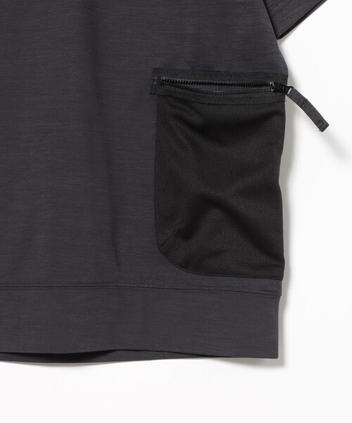 BEAMS HEART(ビームスハート)の「【ユニセックス】サイド ポケット Tシャツ(吸水速乾・UVカット・接触冷感)(Tシャツ/カットソー・メンズ・チャコールグレー/ホワイト・SMALL/MEDIUM/LARGE)」の10枚目の写真