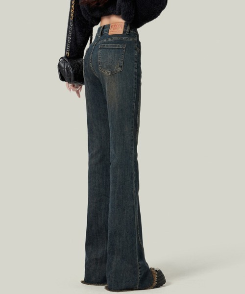 Teem Store(チームストア)の「ウォッシュ加工 ストレッチフレアデニム 美脚効果(デニムパンツ・レディース・ブルー/サックスブルー・L/M)」の11枚目の写真