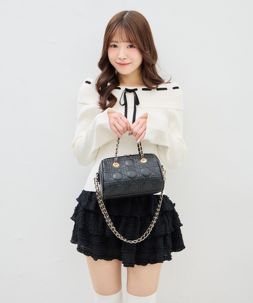 INGNI（イング）の「キルティングチェーンボストンバッグ（ボストンバッグ・レディース・アイボリー/サックスブルー/ブラック・-）」の3枚目の写真