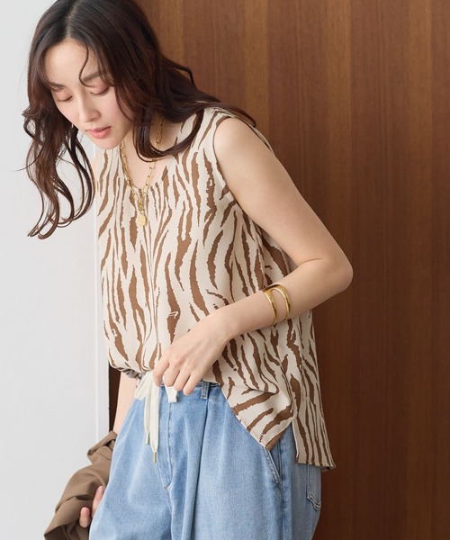 Elura（エルーラ）の「サラサラリラクシーノースリブラウス/656799（シャツ/ブラウス・レディース・ブラック/ダークブラウン/ゼブラ/オフホワイト/ミント/モカ・FREE）」の6枚目の写真