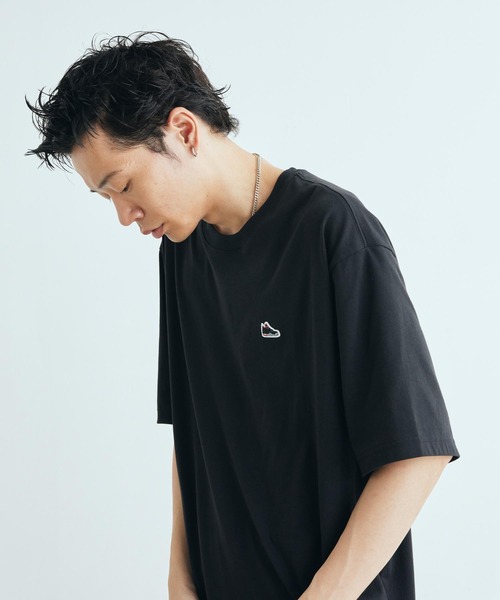 JORDAN BRAND(ジョーダンブランド)の「ジョーダン メンズ スニーカー パッチ Tシャツ / Jordan Men's Sneaker Patch T-Shirt IF3107-010 Black(Tシャツ/カットソー・メンズ・ブラック・XL/S/M/L/2XL)」の11枚目の写真