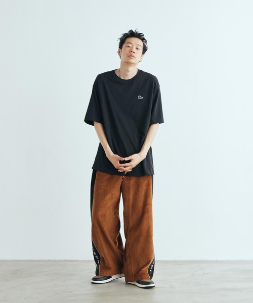 JORDAN BRAND(ジョーダンブランド)の「ジョーダン メンズ スニーカー パッチ Tシャツ / Jordan Men's Sneaker Patch T-Shirt IF3107-010 Black(Tシャツ/カットソー・メンズ・ブラック・XL/S/M/L/2XL)」の7枚目の写真