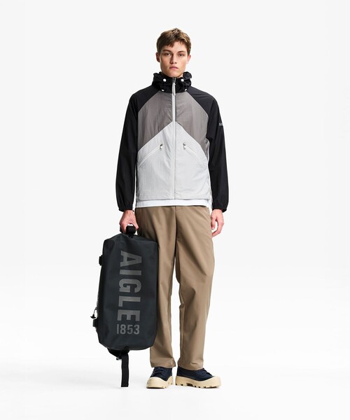 AIGLE（エーグル）の「撥水 超軽量 リップストップ バイカラー ナイロンブルゾンジャケット（ナイロンジャケット・メンズ・ブラック/グレー・L/M/S/XL）」の7枚目の写真