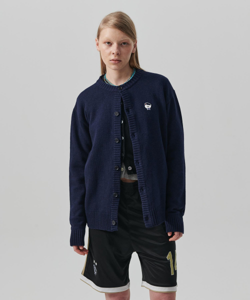 Beyond Closet(-)の「ILP シグネチャーワッペンソフトタッチラウンドカーディガン ネイビー(カーディガン/ボレロ・レディース・その他・SMALL/MEDIUM/LARGE)」の2枚目の写真