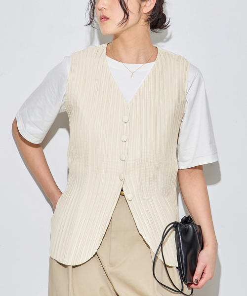 Gongdid Design(ゴンディッドデザイン)の「【Gongdid Design】 Carry Over_Denim_Vest:ベスト(ベスト・レディース・アイボリー/ブラック・FREE)」の1枚目の写真