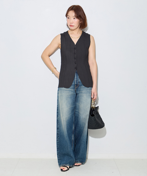 Gongdid Design(ゴンディッドデザイン)の「【Gongdid Design】 Carry Over_Denim_Vest:ベスト(ベスト・レディース・アイボリー/ブラック・FREE)」の3枚目の写真