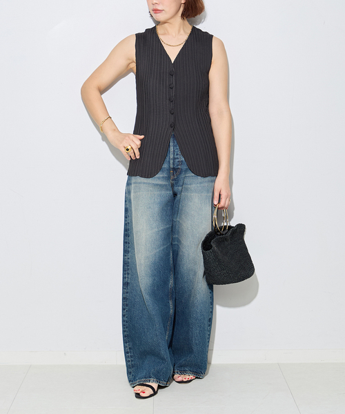 Gongdid Design(ゴンディッドデザイン)の「【Gongdid Design】 Carry Over_Denim_Vest:ベスト(ベスト・レディース・アイボリー/ブラック・FREE)」の4枚目の写真