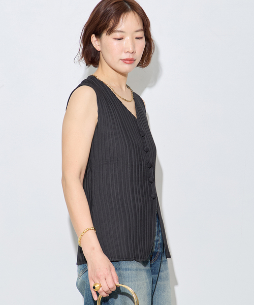 Gongdid Design(ゴンディッドデザイン)の「【Gongdid Design】 Carry Over_Denim_Vest:ベスト(ベスト・レディース・アイボリー/ブラック・FREE)」の6枚目の写真