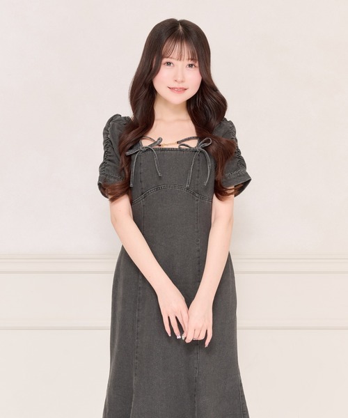apres jour(アプレジュール)の「フロントチャームデニムマーメイドワンピース(ワンピース・レディース・ブラック系その他/ネイビー・MEDIUM/X-LARGE/SMALL)」の3枚目の写真