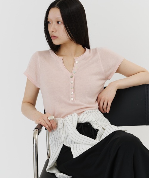 DFFUR.（ディフル）の「キャップスリーブキーネックTEE（Tシャツ/カットソー・レディース・チャコールグレー/アイボリー/ピンク・FREE）」の17枚目の写真