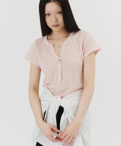 DFFUR.（ディフル）の「キャップスリーブキーネックTEE（Tシャツ/カットソー・レディース・チャコールグレー/アイボリー/ピンク・FREE）」の13枚目の写真