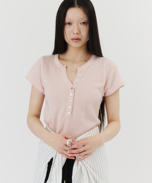 DFFUR.（ディフル）の「キャップスリーブキーネックTEE（Tシャツ/カットソー・レディース・チャコールグレー/アイボリー/ピンク・FREE）」の8枚目の写真