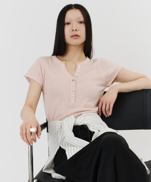 DFFUR.（ディフル）の「キャップスリーブキーネックTEE（Tシャツ/カットソー・レディース・チャコールグレー/アイボリー/ピンク・FREE）」の18枚目の写真